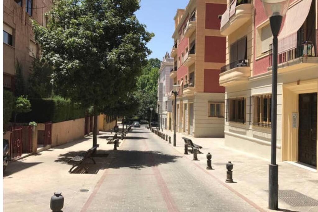 Fabuloso Piso Junto A Paseo De La Bomba Гранада Экстерьер фото